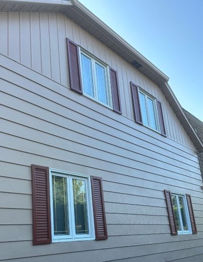 Peintres professionnels Grand Montréal - Peinture extérieure beige